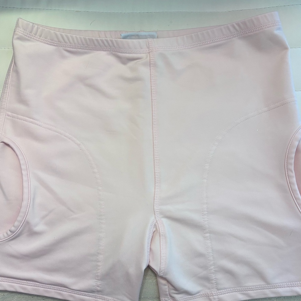 Women's K Swiss soft Pink bike/workout shorts. Sz Medium